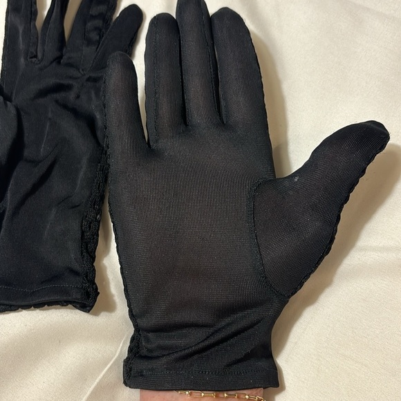 Vintage Black 1950’s Women’s Gloves - Picture 2 of 10